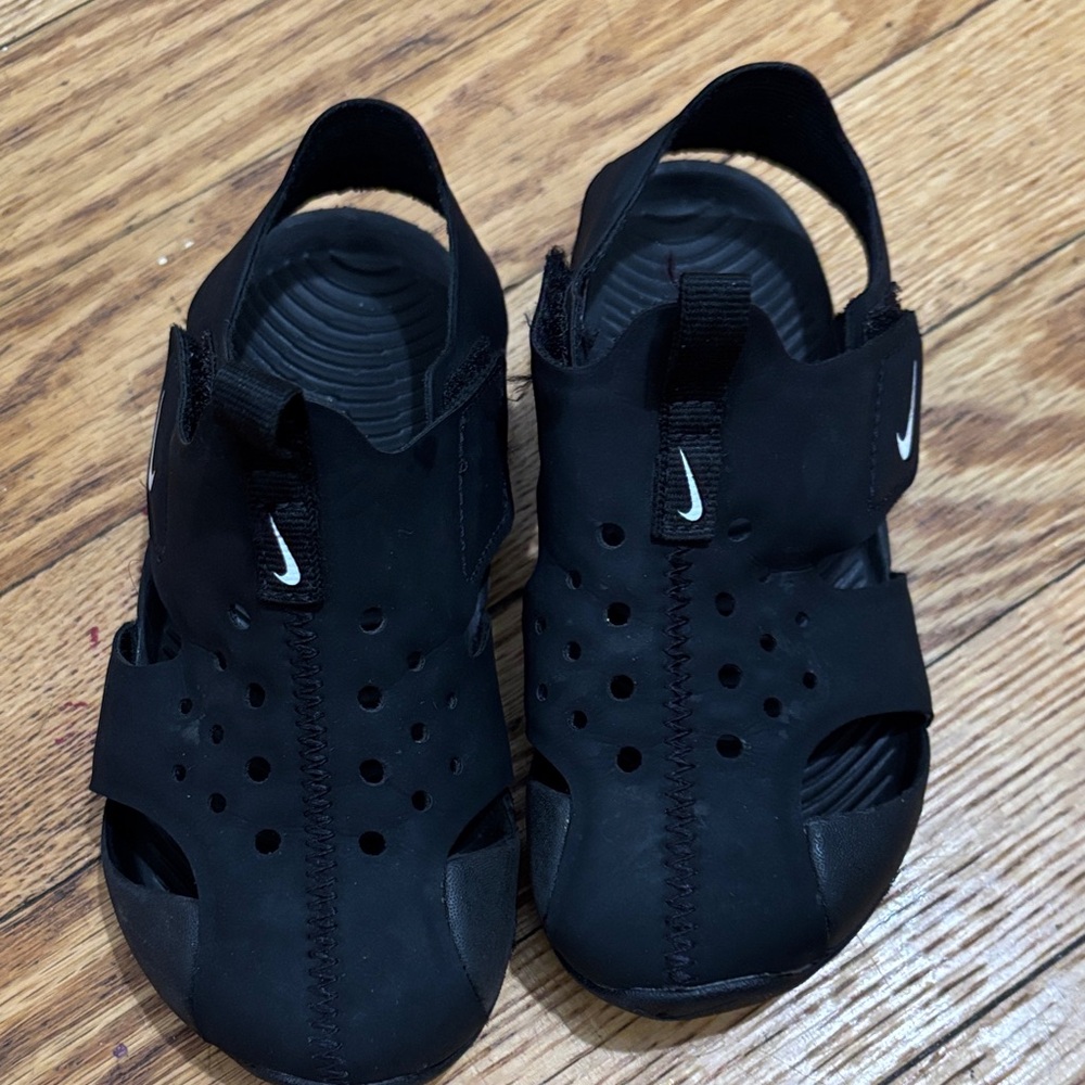 Nike Black Open-Toe Sandals